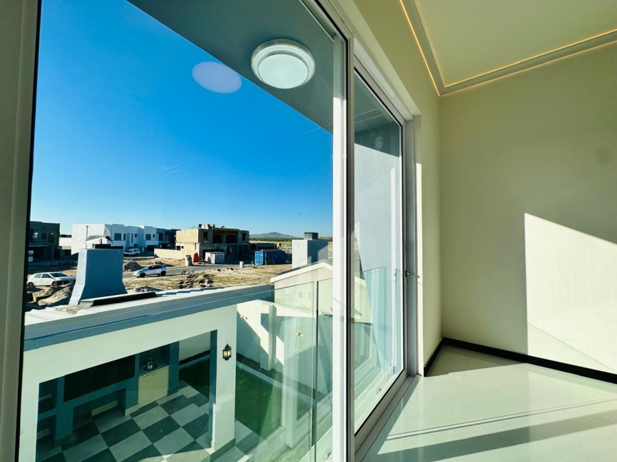 4 Bedroom Property for Sale in Sandown Western Cape